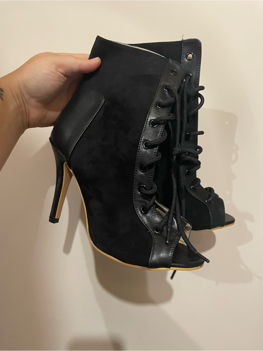 🦆 NEW HEELED BOOTIES